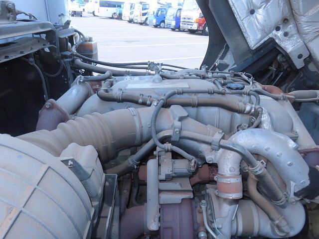 いすゞギガアルミウイング大型（10t）[写真17]