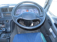 いすゞギガアルミウイング大型（10t）[写真24]