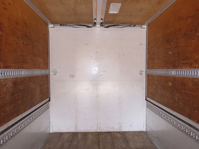 いすゞギガアルミウイング大型（10t）[写真32]