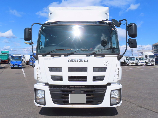 いすゞギガアルミウイング大型（10t）[写真05]