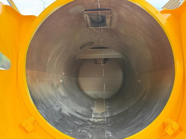 日野レンジャー汚泥吸引車増トン（6t・8t）[写真11]