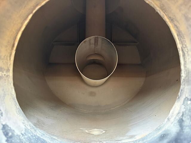 日野レンジャー汚泥吸引車増トン（6t・8t）[写真18]