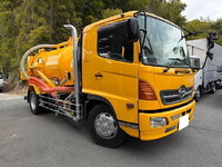 日野レンジャー汚泥吸引車増トン（6t・8t）[写真01]