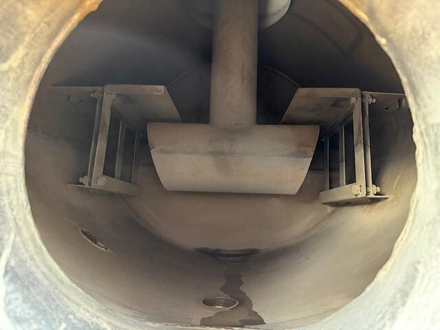 日野レンジャー汚泥吸引車増トン（6t・8t）[写真22]