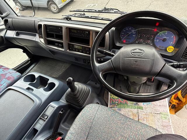 日野レンジャー汚泥吸引車増トン（6t・8t）[写真27]