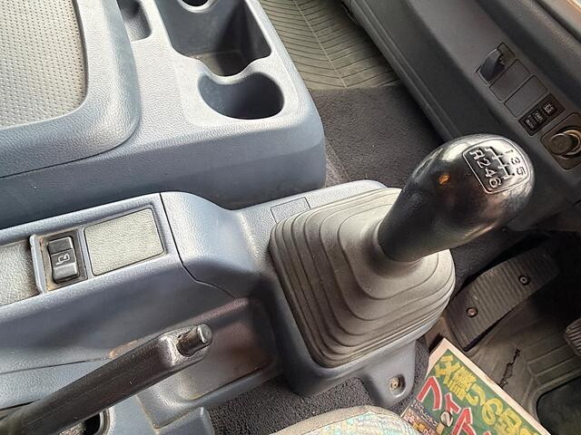 日野レンジャー汚泥吸引車増トン（6t・8t）[写真29]