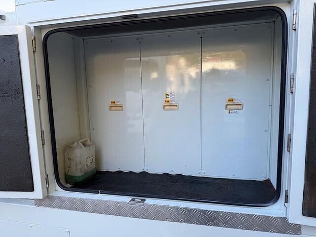 三菱ふそうキャンター高圧洗浄車小型（2t・3t）[写真19]