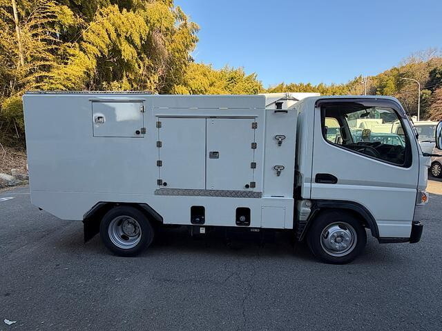 三菱ふそうキャンター高圧洗浄車小型（2t・3t）[写真07]