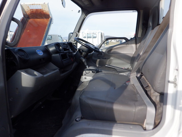 日野デュトロ平ボディ小型（2t・3t）[写真27]