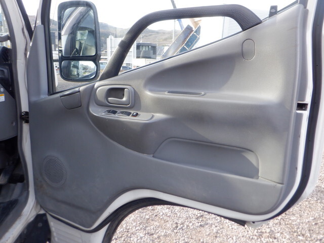 日野デュトロ平ボディ小型（2t・3t）[写真32]