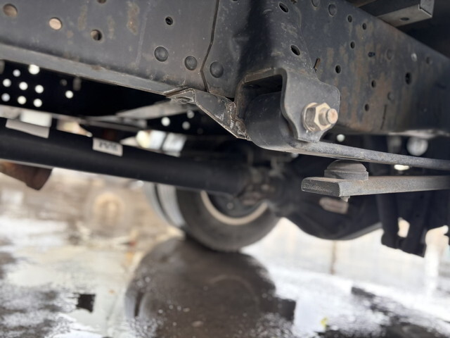 いすゞエルフ平ボディ小型（2t・3t）[写真16]