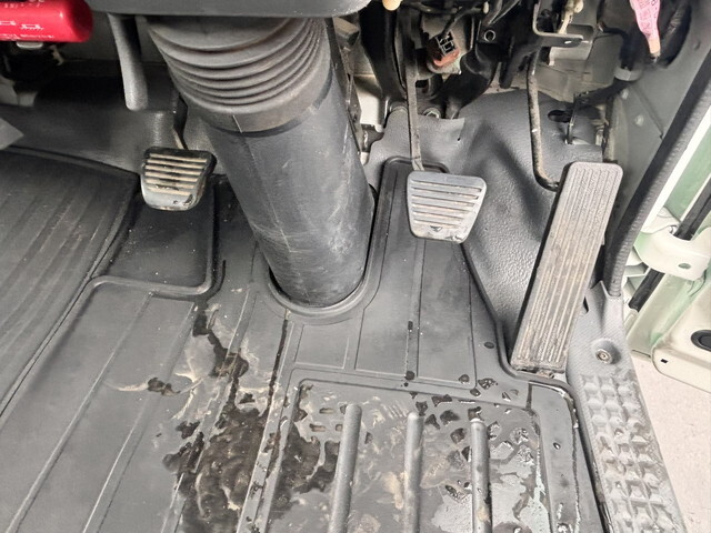 いすゞエルフ平ボディ小型（2t・3t）[写真27]