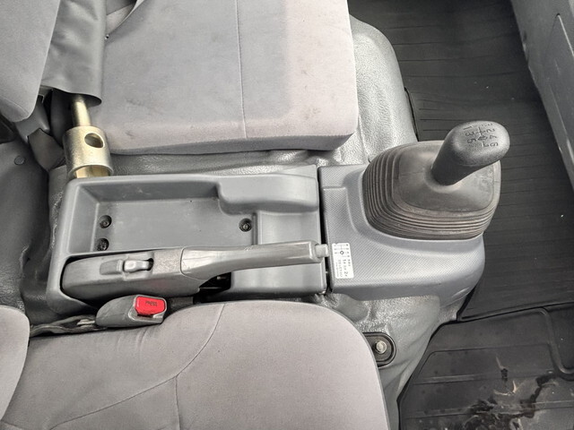 いすゞエルフ平ボディ小型（2t・3t）[写真35]