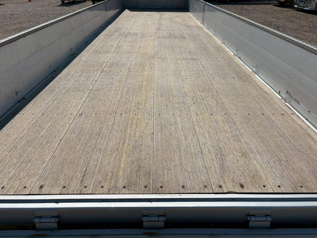 三菱ふそうスーパーグレートアルミブロック大型（10t）[写真06]