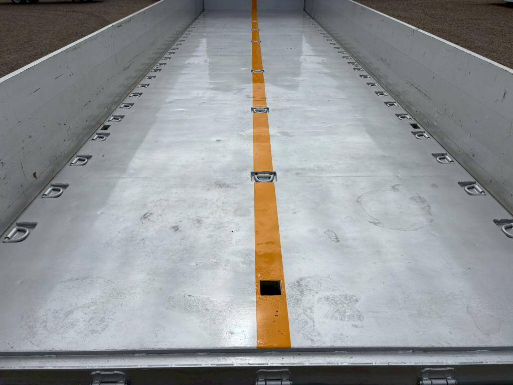 日野プロフィアアルミブロック大型（10t）[写真06]