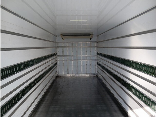 日野レンジャー冷凍車（冷蔵車）中型（4t）[写真12]