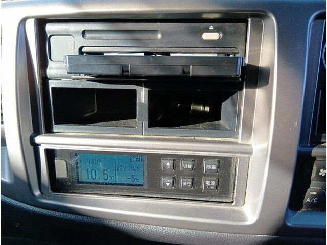 日野レンジャー冷凍車（冷蔵車）中型（4t）[写真25]