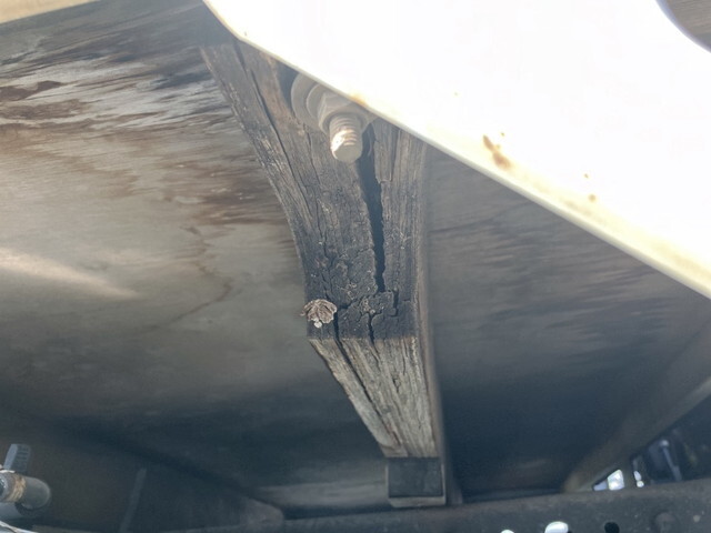 いすゞエルフ平ボディ小型（2t・3t）[写真12]