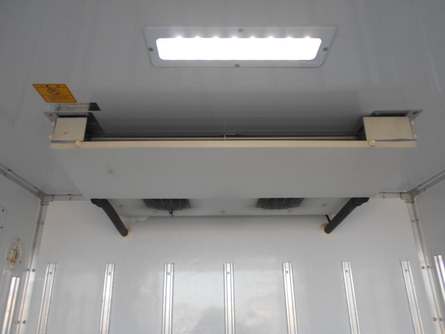 三菱ふそうキャンター冷凍車（冷蔵車）小型（2t・3t）[写真14]