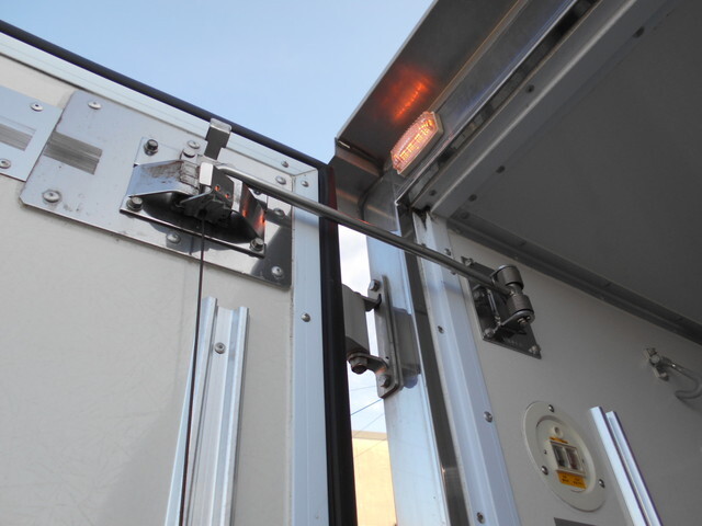 三菱ふそうキャンター冷凍車（冷蔵車）小型（2t・3t）[写真15]