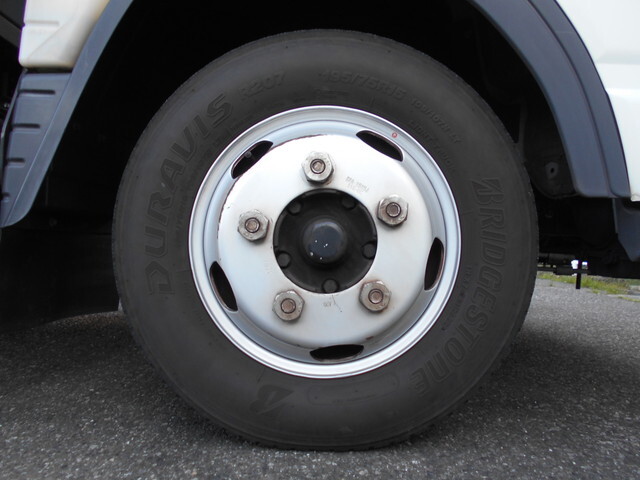 三菱ふそうキャンター冷凍車（冷蔵車）小型（2t・3t）[写真28]