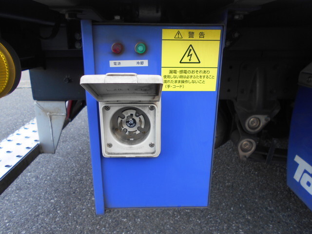 三菱ふそうキャンター冷凍車（冷蔵車）小型（2t・3t）[写真30]