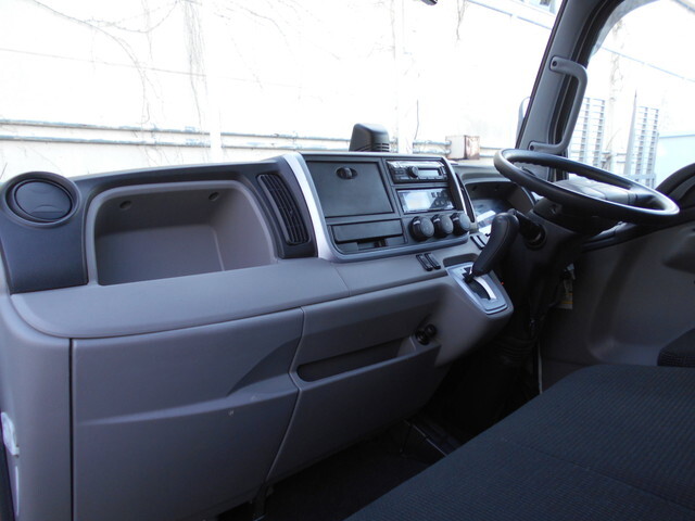 三菱ふそうキャンター冷凍車（冷蔵車）小型（2t・3t）[写真33]