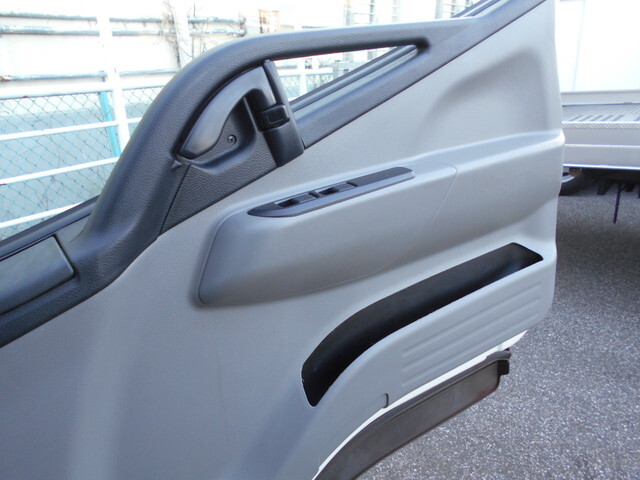 三菱ふそうキャンター冷凍車（冷蔵車）小型（2t・3t）[写真39]