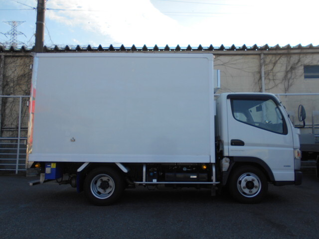 三菱ふそうキャンター冷凍車（冷蔵車）小型（2t・3t）[写真07]