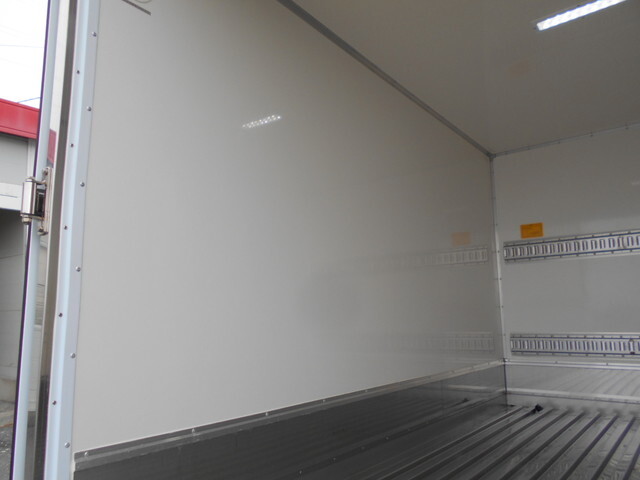 三菱ふそうキャンター保冷バン小型（2t・3t）[写真12]