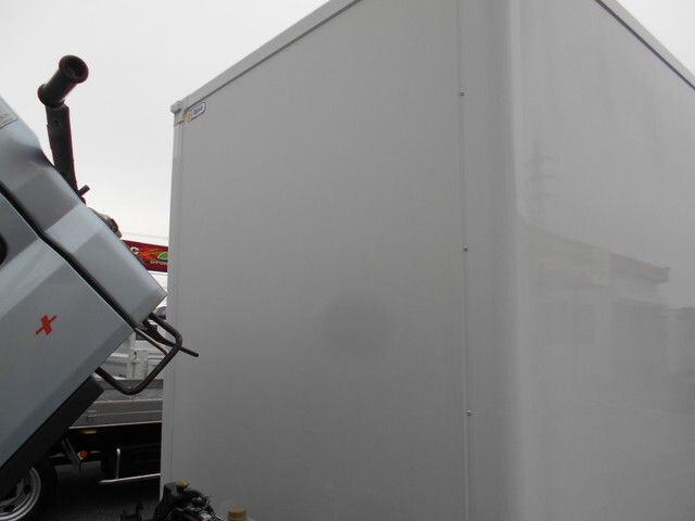 三菱ふそうキャンター保冷バン小型（2t・3t）[写真18]