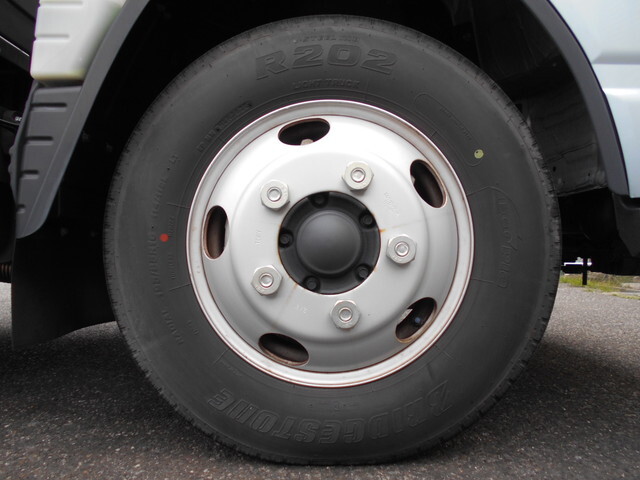 三菱ふそうキャンター保冷バン小型（2t・3t）[写真26]