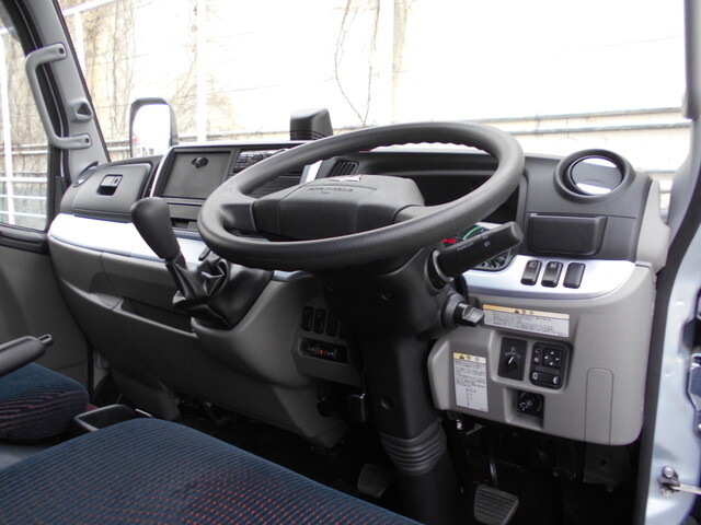 三菱ふそうキャンター保冷バン小型（2t・3t）[写真28]