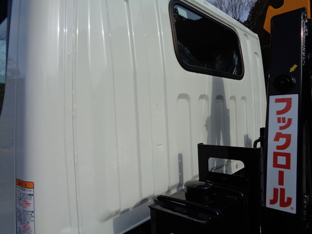 三菱ふそうキャンターコンテナ専用車小型（2t・3t）[写真14]
