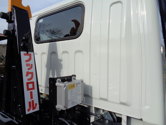 三菱ふそうキャンターコンテナ専用車小型（2t・3t）[写真15]