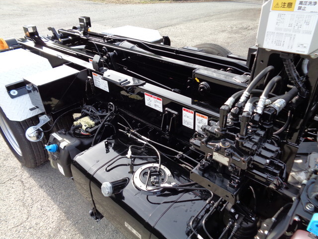 三菱ふそうキャンターコンテナ専用車小型（2t・3t）[写真19]