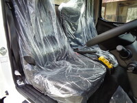 三菱ふそうキャンターコンテナ専用車小型（2t・3t）[写真26]