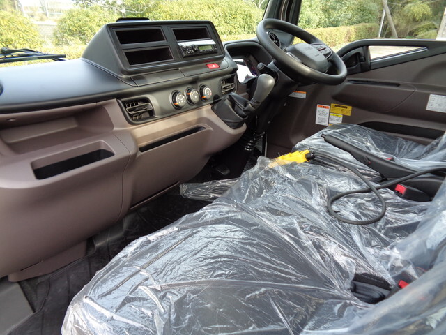 三菱ふそうキャンターコンテナ専用車小型（2t・3t）[写真26]