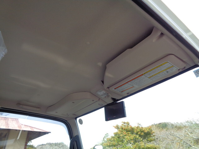 三菱ふそうキャンターコンテナ専用車小型（2t・3t）[写真28]