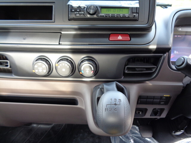 三菱ふそうキャンターコンテナ専用車小型（2t・3t）[写真30]