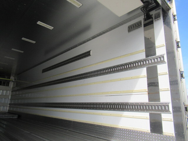 三菱ふそうスーパーグレート冷凍車（冷蔵車）大型（10t）[写真12]