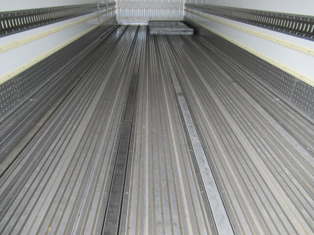 三菱ふそうスーパーグレート冷凍車（冷蔵車）大型（10t）[写真14]