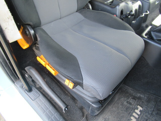 日野プロフィアトレーラーヘッド（トラクターヘッド）大型（10t）[写真26]