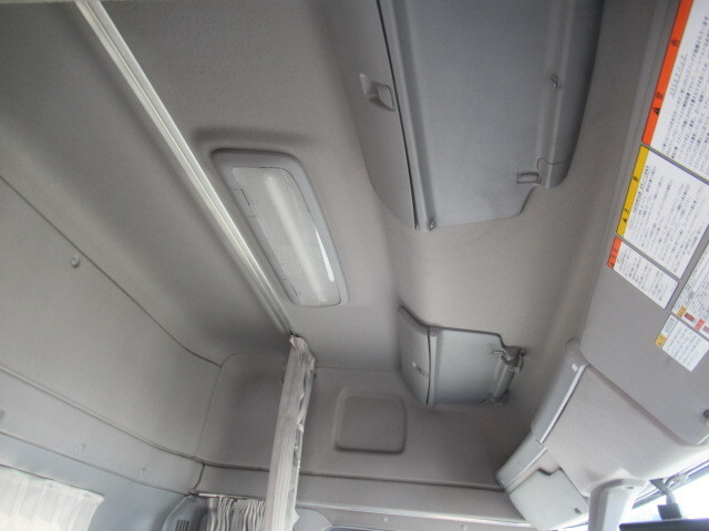 日野プロフィアトレーラーヘッド（トラクターヘッド）大型（10t）[写真28]