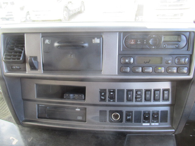 日野プロフィアトレーラーヘッド（トラクターヘッド）大型（10t）[写真33]