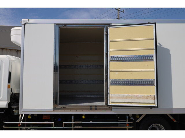 いすゞフォワード冷凍車（冷蔵車）増トン（6t・8t）[写真10]