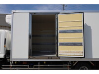 いすゞフォワード冷凍車（冷蔵車）増トン（6t・8t）[写真11]