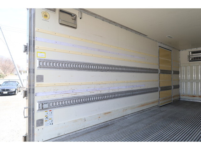 いすゞフォワード冷凍車（冷蔵車）増トン（6t・8t）[写真14]