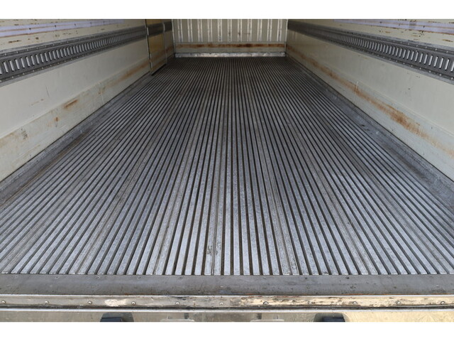 いすゞフォワード冷凍車（冷蔵車）増トン（6t・8t）[写真16]