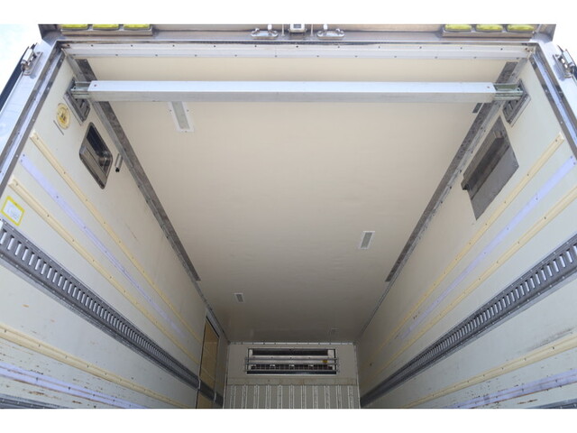 いすゞフォワード冷凍車（冷蔵車）増トン（6t・8t）[写真17]